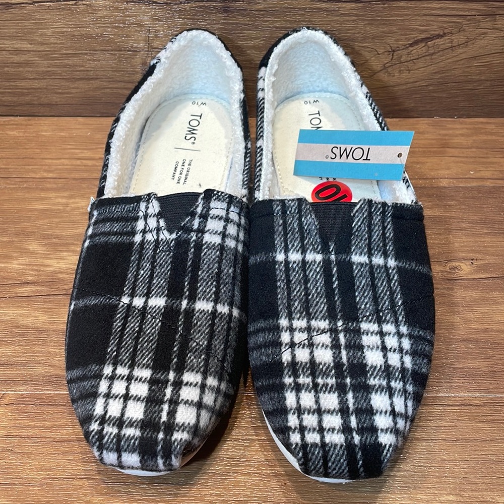 TOMS Women's Belmont  Black white gray Plaid Faux Shearling Shoes Warm New 
 7.5
